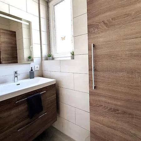 Chic - Proche Hypercentre - Renove - Tram - Spacieux - Lumineux Апартаменты *